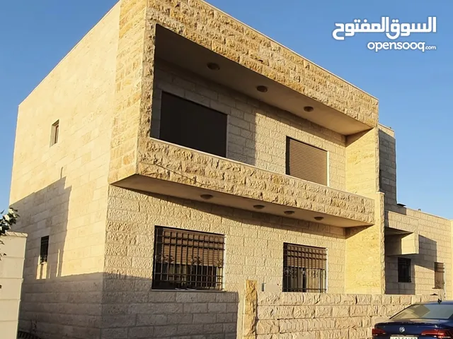 240m2 5 Bedrooms Townhouse for Sale in Amman Khirbet Sooq