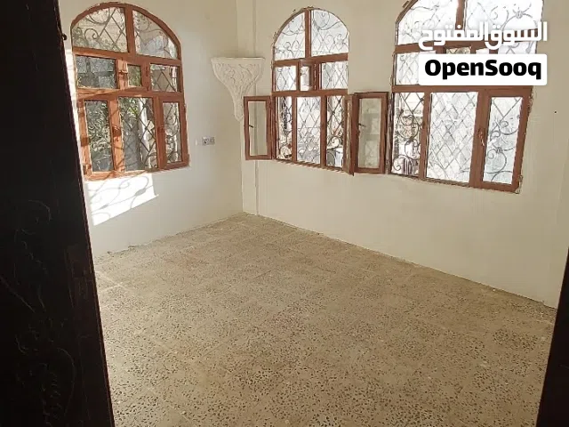 3 m2 3 Bedrooms Townhouse for Rent in Sana'a Sa'wan