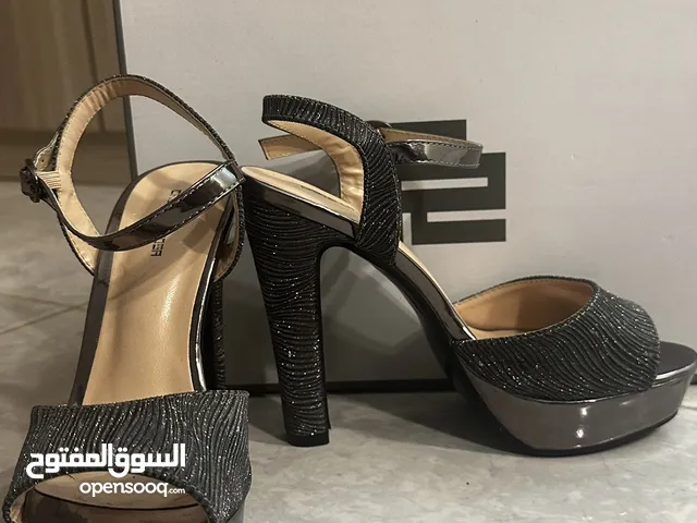 Metallic With Heels in Muscat