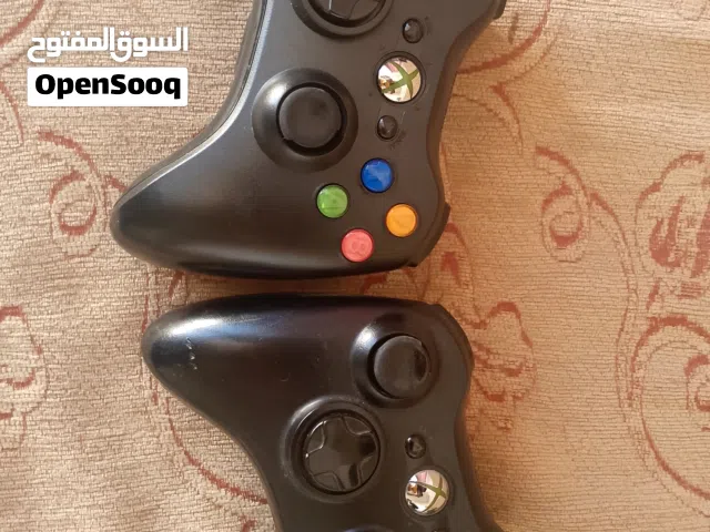كونترولرين اكس بوكس 360 مستعملات بدون بطاريات بسعر 15 دينار {تقدر تاخذ وحدة بس مافي مشكلة}