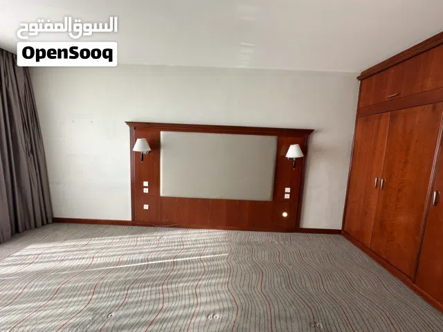 راسية سرير فاخرة مع الانارة الجانبية والمقابس الكهربائية للبيع بسعر مغري