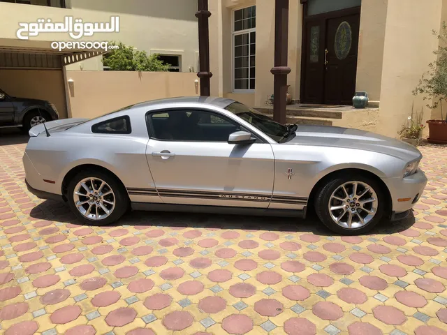 Ford Mustang 2011 Premium Coupé VGC, Dubai