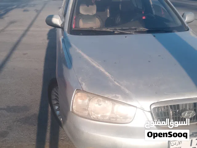 2001 هيونداي افانتي SE