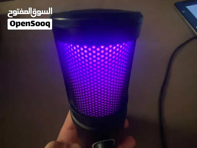 مايكروفون احترافي مع زر كتم، تغيير الألوان، RGB، وقابلية التركيب على أي ستاند
