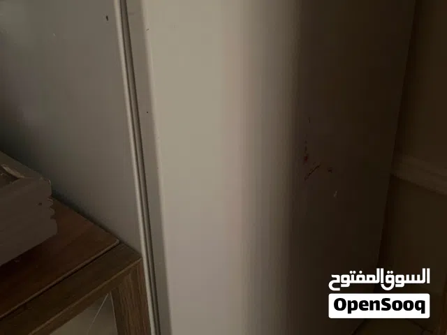 ثلاجة LG متوسطه