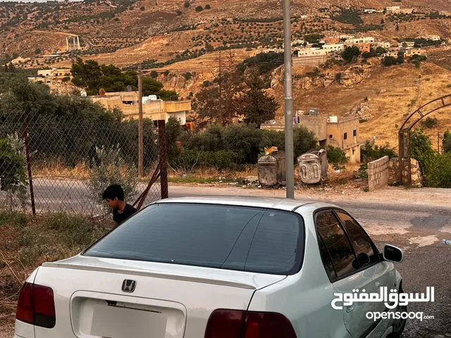 هوندا سيفيك 97 للبيع فحص واحد مضروب واحد جيد دقتين غرفتها اصليه ما في لا غيار واجهه
