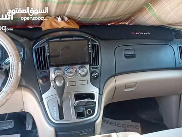 باص هيوداي H1 2015