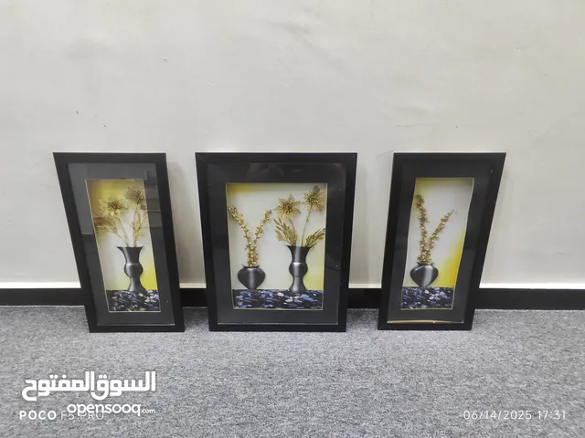 لوحات ديكور عدد ثلاثه ورفوف سداسيه جداريه عدد ثلاثه