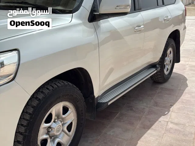 لاندكروزر ستاندر 2017