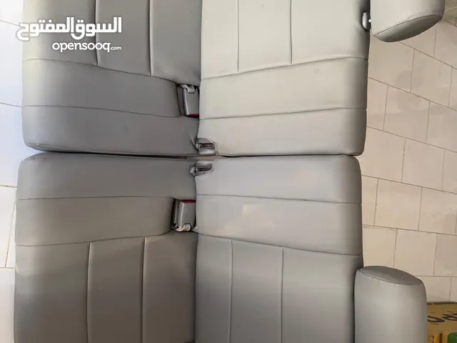 كراسي لاند كروزر 2006