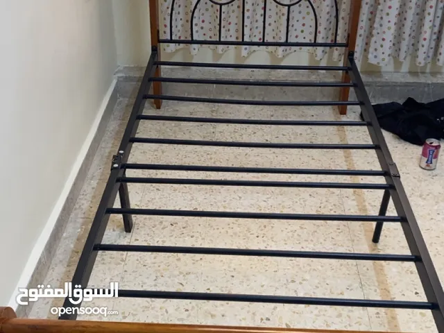 سرير حديد مفرد