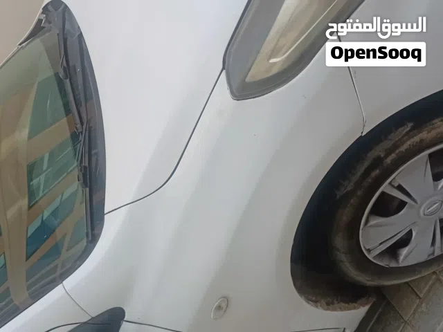 2019 نيسان صني SL