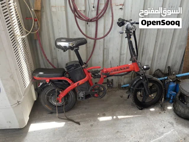 السكوتر مستعمل للبيع مايعاتي من شي بس يبغا لي شي بسيط