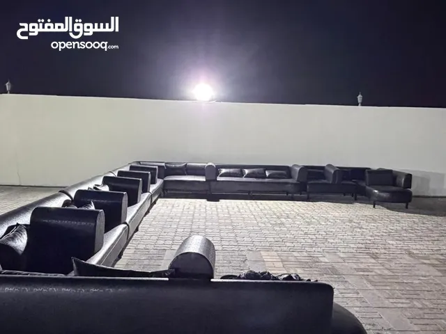 طقم كنب اسود جلد كبير يكفي ل20 شخص