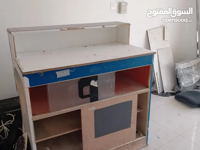 مكاتب لمحلات بيع الهواتف وتصلح لمحلات اخرى