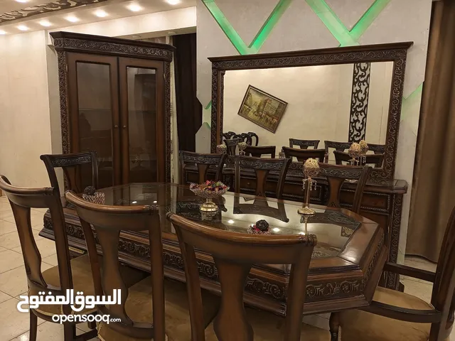 غرفة سفرة كاملة 3قطع وكالة نخب النخب نكشة مافيها كلها خشب زان وبلوط صلد  وارد الكويت
