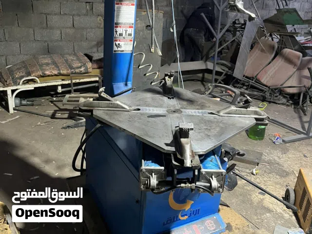 قوميستي / مكينة فك وتركيب إيطارات