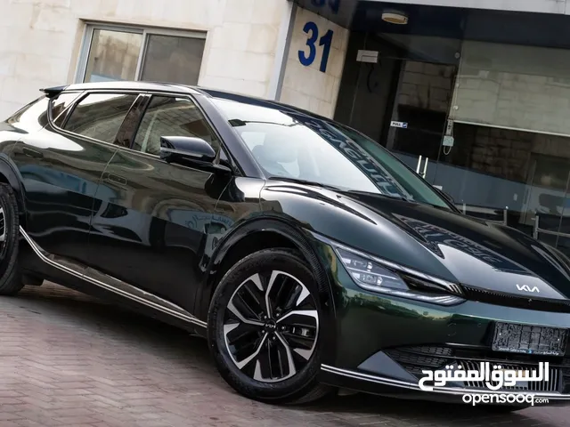 Kia EV6 2022 دفع رباعي بطاريه كبيره فل مسكر فل اضافات خمس كميرات لون مميز