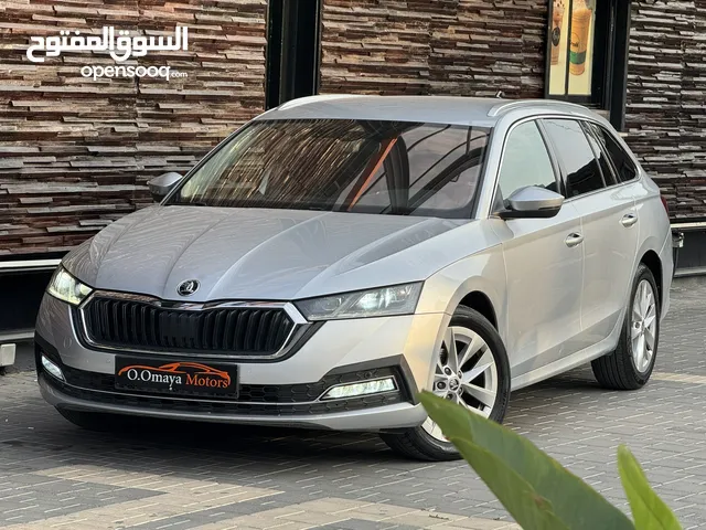 سكودا اوكتافيا ستيشن A8 عداد قليل و فحص نخب ، بحالة الوكالة ، إضافات كاملة و بسعر مميز