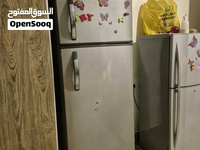 براد كبير بحالة جيدة