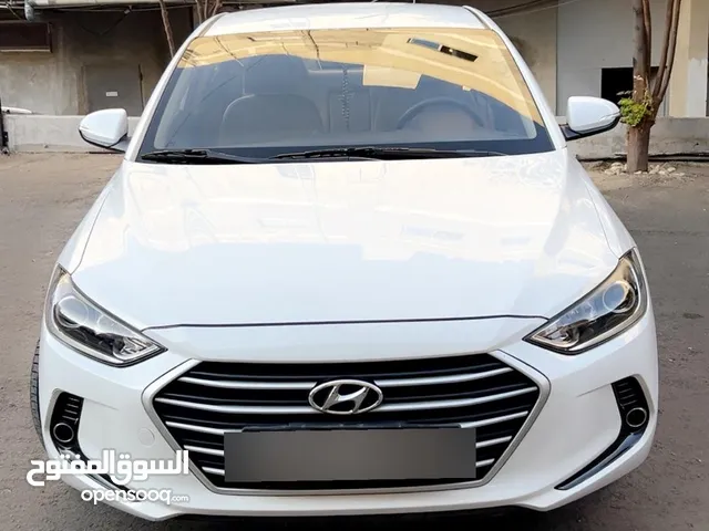 سيارة هونداي النترا 2017 موديل صالون سيدان للبيع بحالة ممتازة