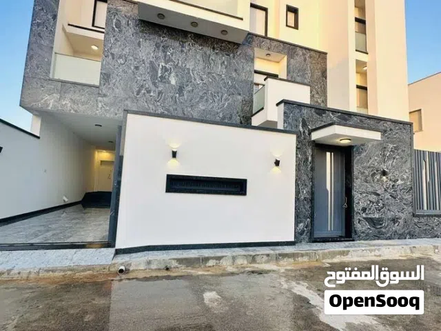 700 m2 5 Bedrooms Villa for Sale in Tripoli Tareeq Al-Mashtal