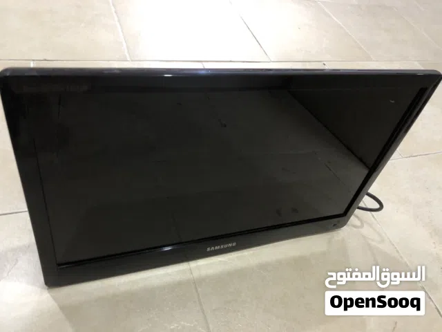 شاشة سامسونج متعرضة لكسر خفيف في الاسفل ومو مأثر على الشاشة ولا الشكل الوصف مهم