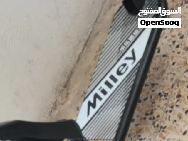 سكوتر أطفال يدوي