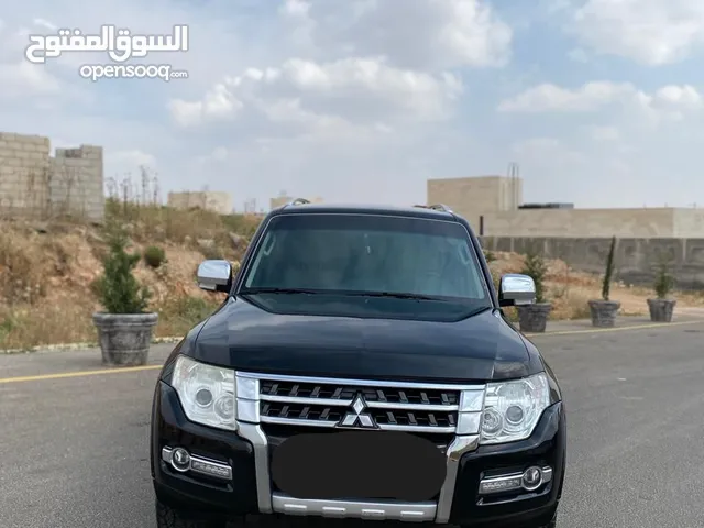 Mitsubishi Pajero GLS 3.5L 2015   ميتسوبيشي باجيرو  4*4 2015 للبيع