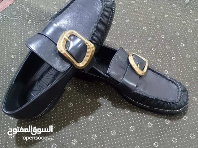 Black Comfort Shoes in Farwaniya