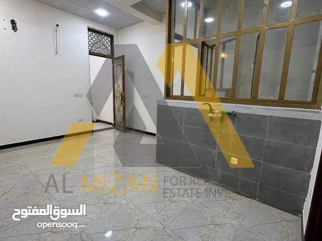 100m2 2 Bedrooms Apartments for Rent in Basra Sana'a