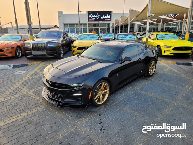 CHEVROLET CAMARO RS / CUSTOM GOLD RIMS / CUSTOM LEATHER SEATS / CRUISE CONTROL