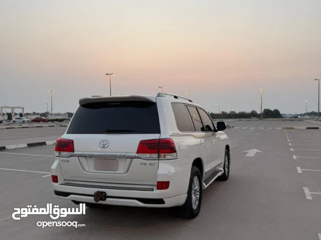 استيشن لاند كروزر 2017 - V8 5.7Engine - VXE