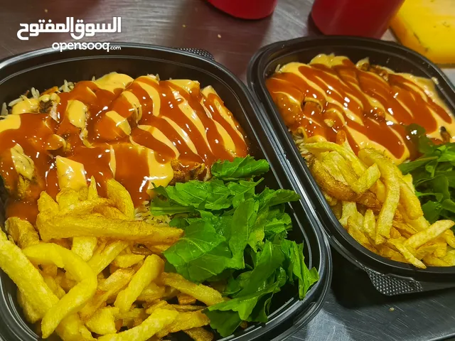 السلام عليكم موجود شيف تحضير سوري ومعلم مشاوي ومعلم شاورما موجودين في طرابلس للتواصل