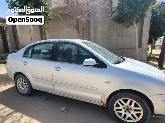 2005 فولكسفاغن بولو Standard