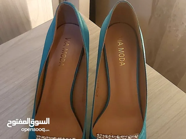 هيلز كعب عالي لون ازرق