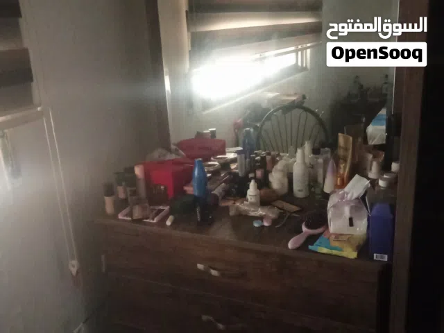 اثاث مستعمل بحاله جيده للبيع بشكل مستعجل