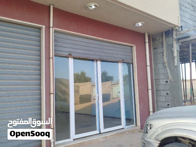 محل للإيجار المساحة 300 متر تقريبا الموقع الزروق بالقرب من جزيرة الزروق