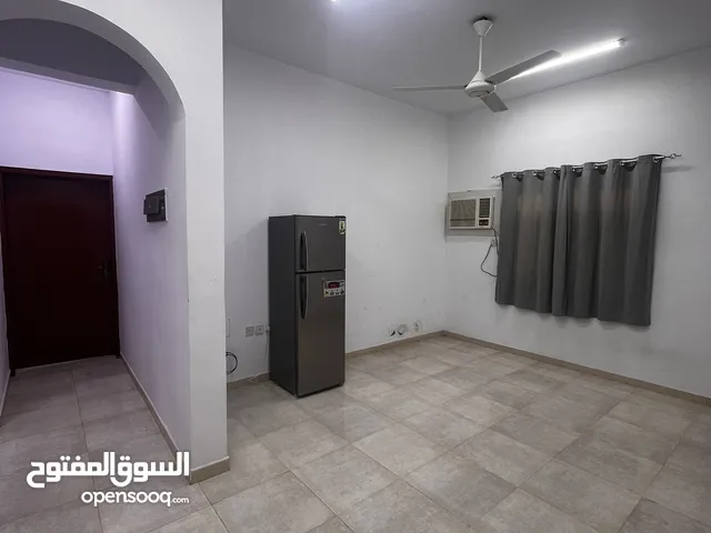 شقة للإيجار في صحار الطريف