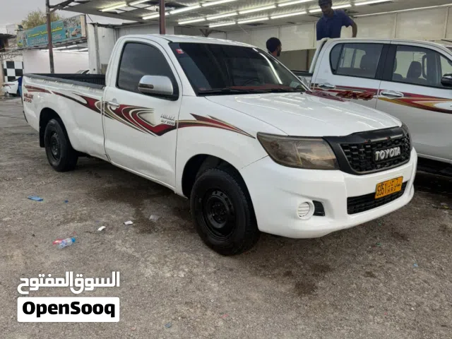 2014 تويوتا هيلوكس SR5