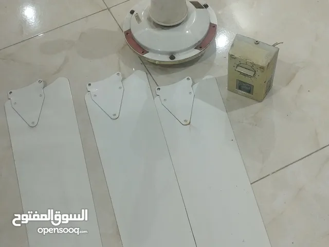مروحة سقف العربي بحالة ممتازة للبيع.