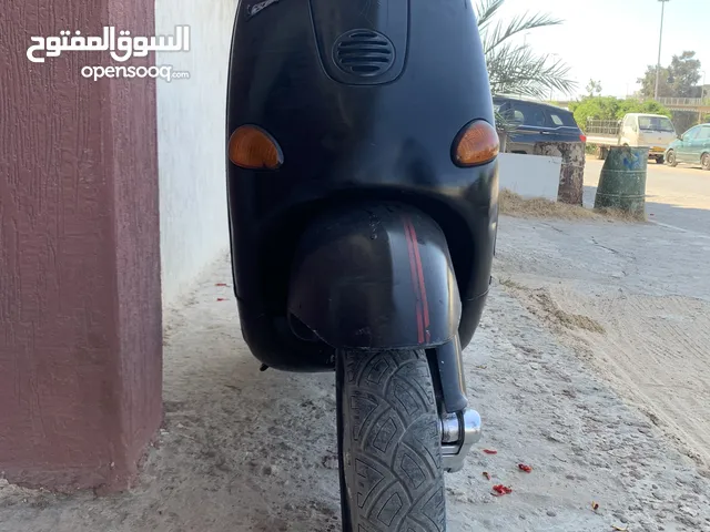 فيسبا ميشلا موديل ال 2000   قوتها 50cc ماشيه 4000 وكيف مسرفزه بإذن الله وقلب وين مايعجبك