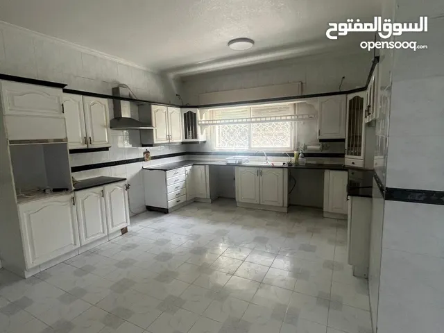 مطبخ بلوط صولد بحالة جيدة جدا للبيع