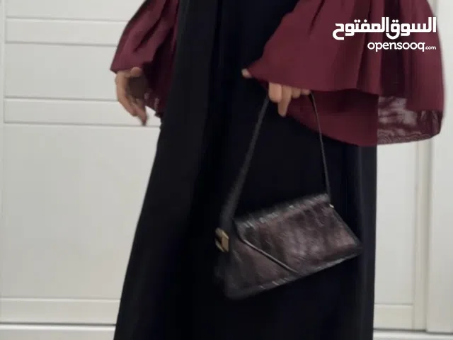 عبايات راقية و أنيقة