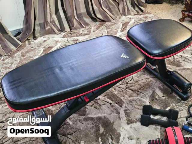 بنش لي البيع من اديداس