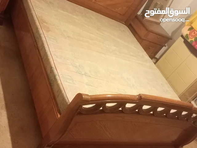 غرفة نوم خشب صولد للبيع بسعر مغري