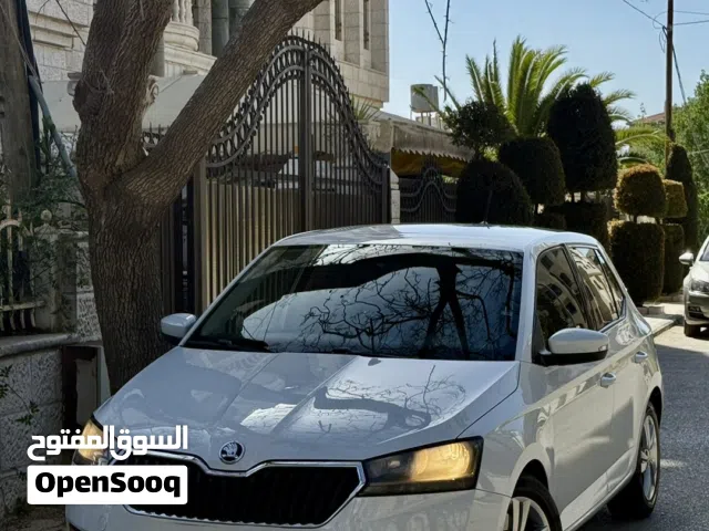 2022 سكودا فابيا Manual