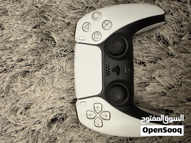 جهاز تحكمps5 شبه جديد استخدام فترة بسيطة