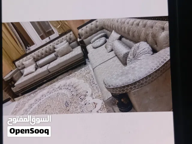 ئد المتناسقه في الشكل واللون الحاله ممتازه نظ