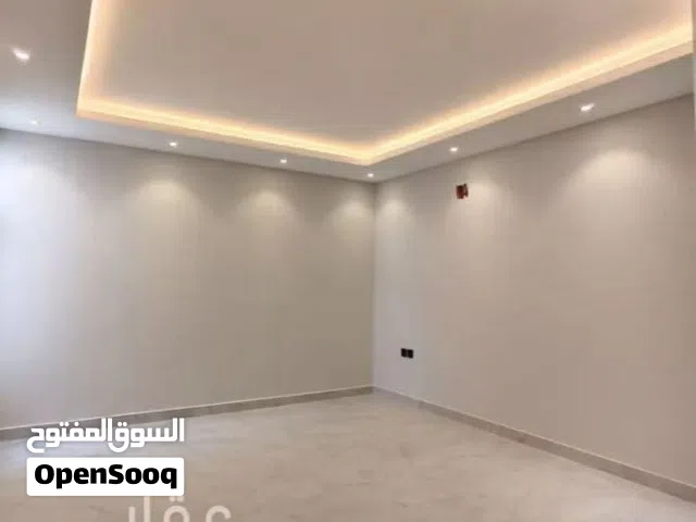 215 m2 3 Bedrooms Apartments for Sale in Marj Other